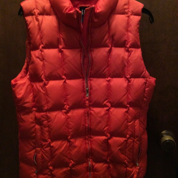 GAP women’s Puffer vest size L - Picture 3 of 7